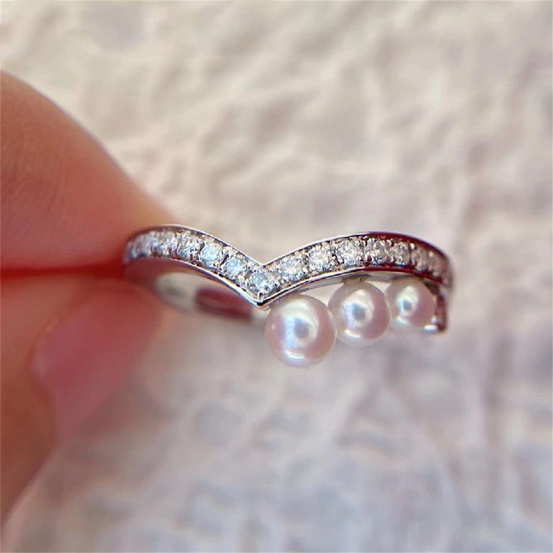 CHAUMET JOSEPHINE SILVER DIAMOND RING