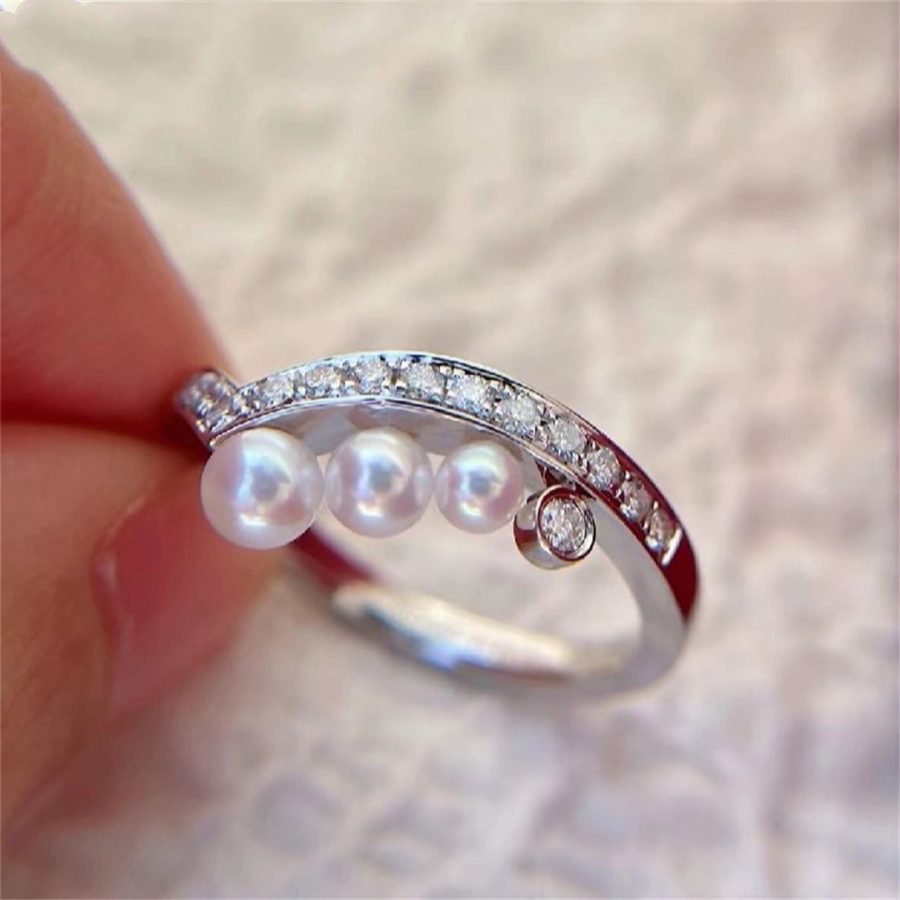 CHAUMET JOSEPHINE SILVER DIAMOND RING