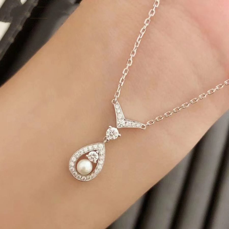CHAUMET JOSEPHINE WHITE MOP SILVER DIAMOND NECKLACE