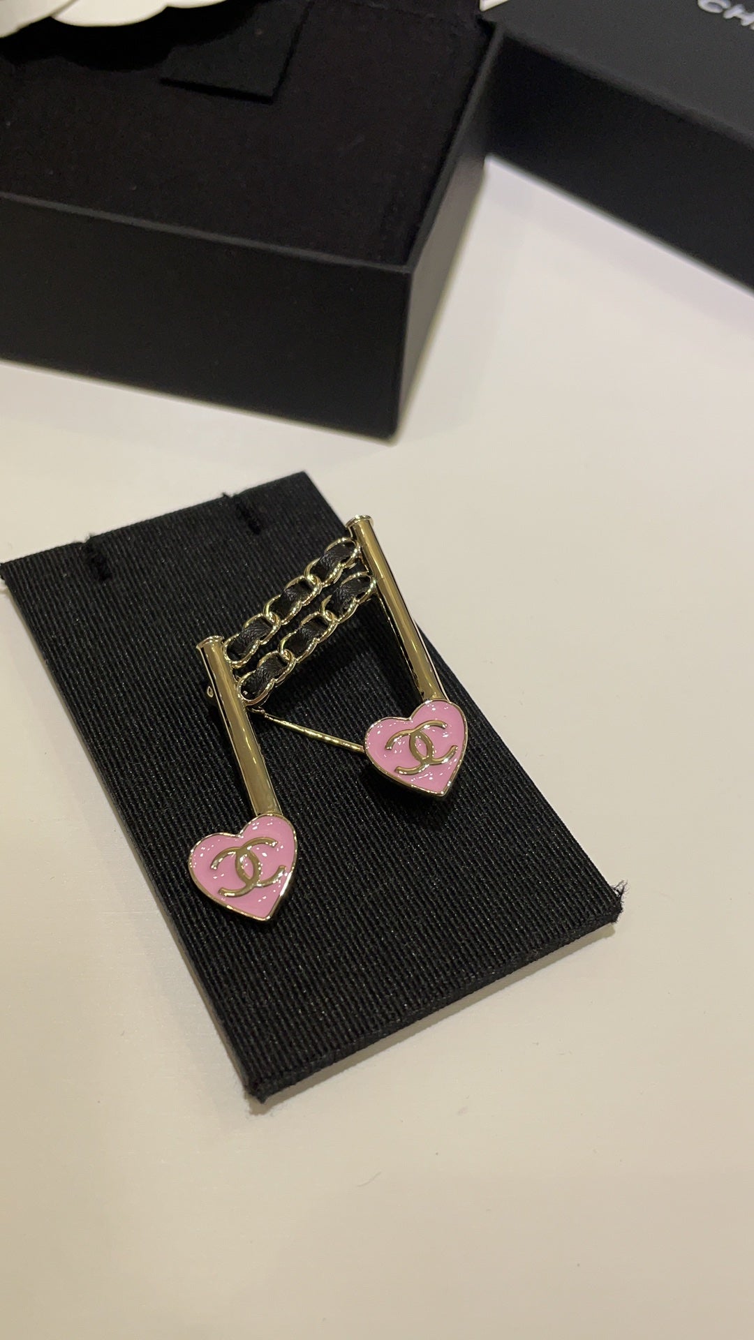 Chanel Brooch Gold 163086