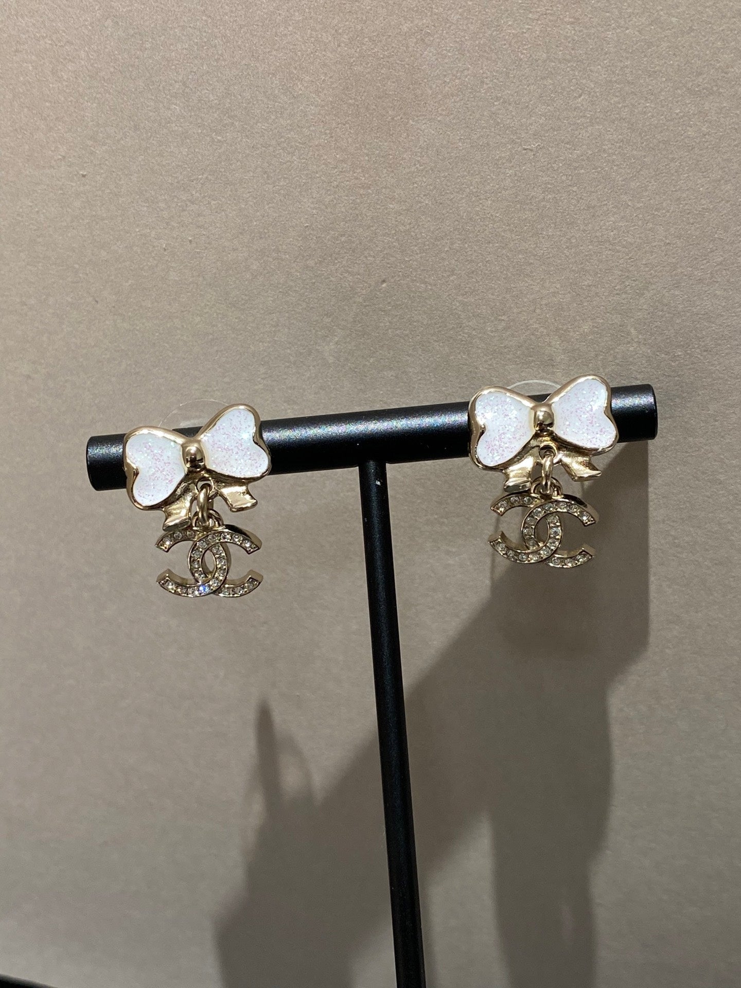 Chanel Fine Sparkling Bow Gold Mop Earrings
