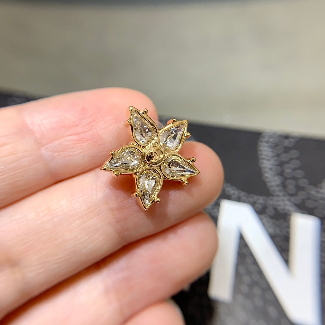 Chanel 2026 Full Diamond Double C Gold Five-Pointed Star Stud Earrings