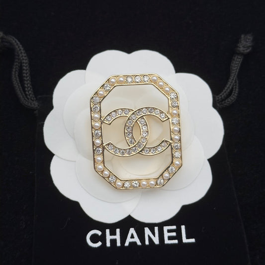 Chanel Brooch Gold 183383