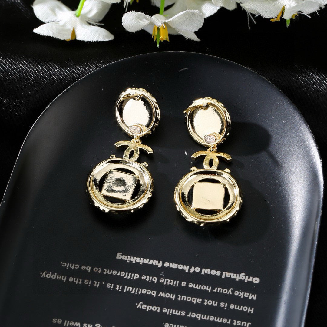 Chanel Gorgeous Gold Diamond Pearl Earring