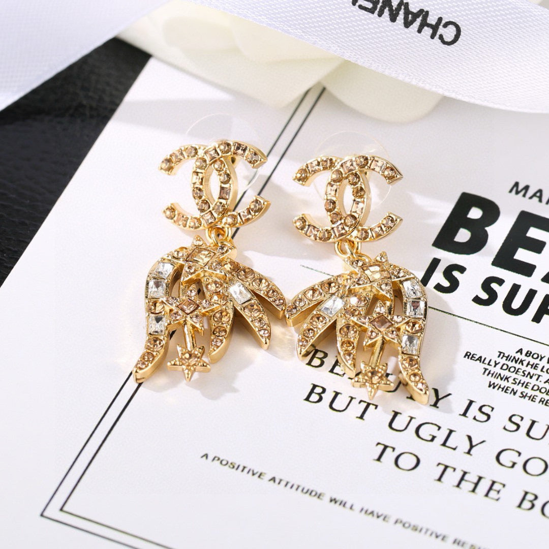 Chanel Strass Star Drop Gold Diamond Earrings