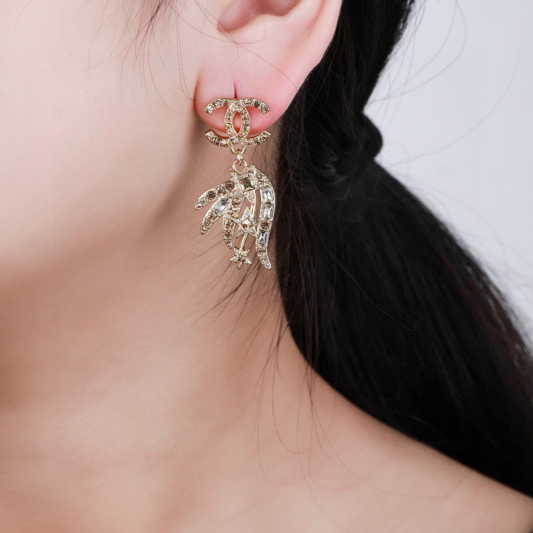 Chanel Strass Star Drop Gold Diamond Earrings