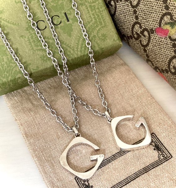 GUCCI GG PENDANT NECKLACE LOGO ENGRAVED G CHARM TOP PLATE SILVER