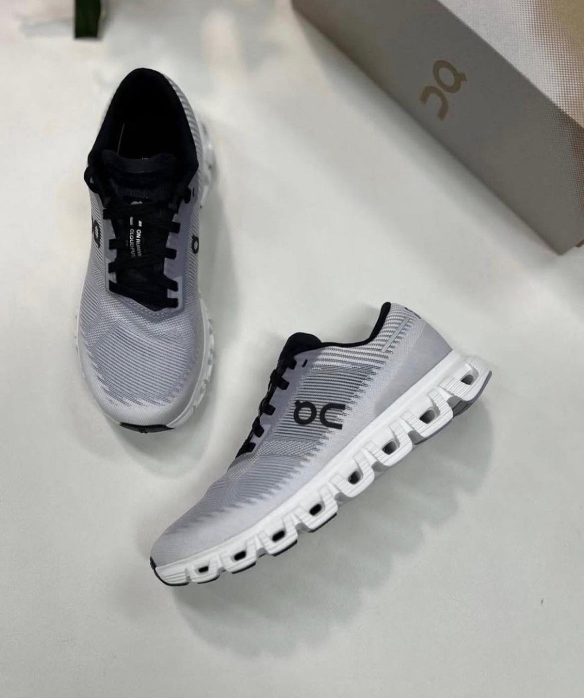 ON Running Cloud 6 Push Lilac Black