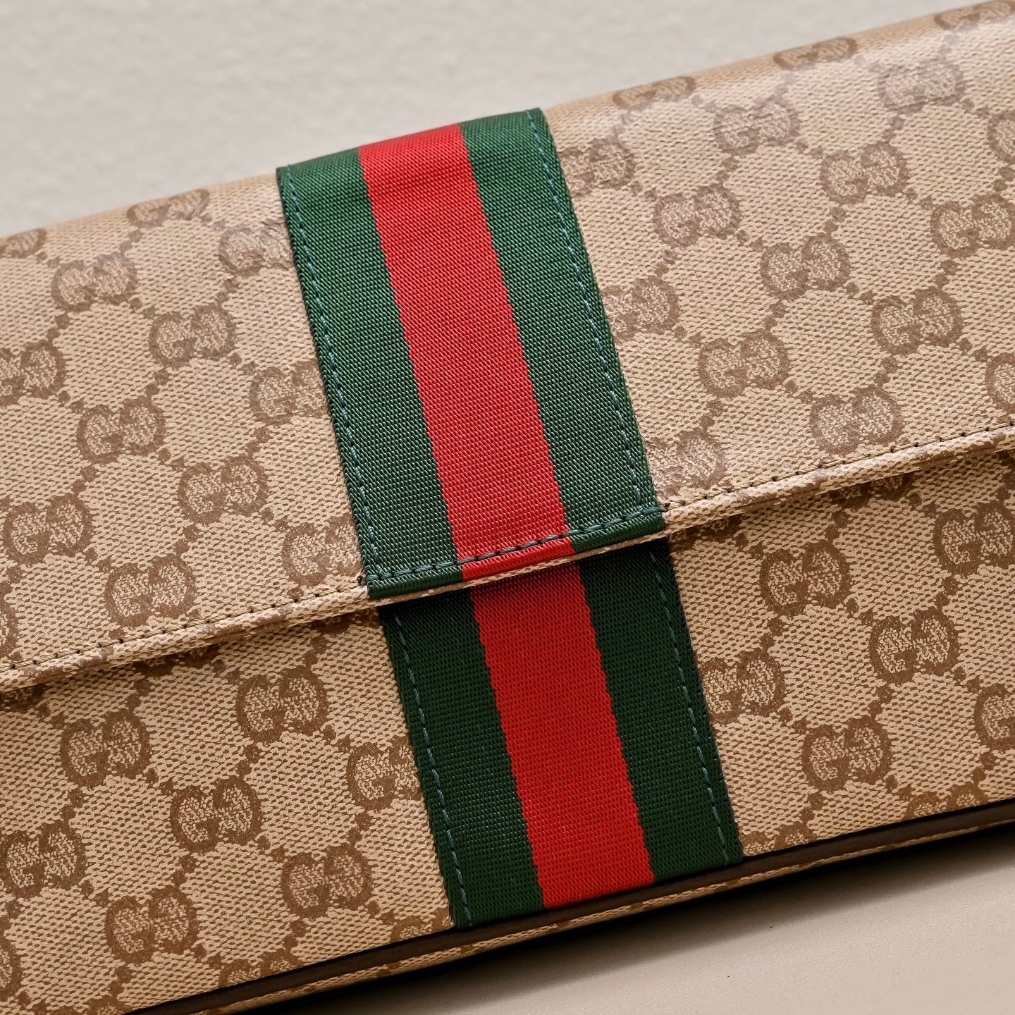 GUCCI GG Madison Shoulder Bag