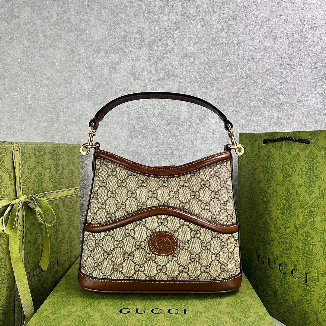 GUCCI GG Retro Bucket Bag