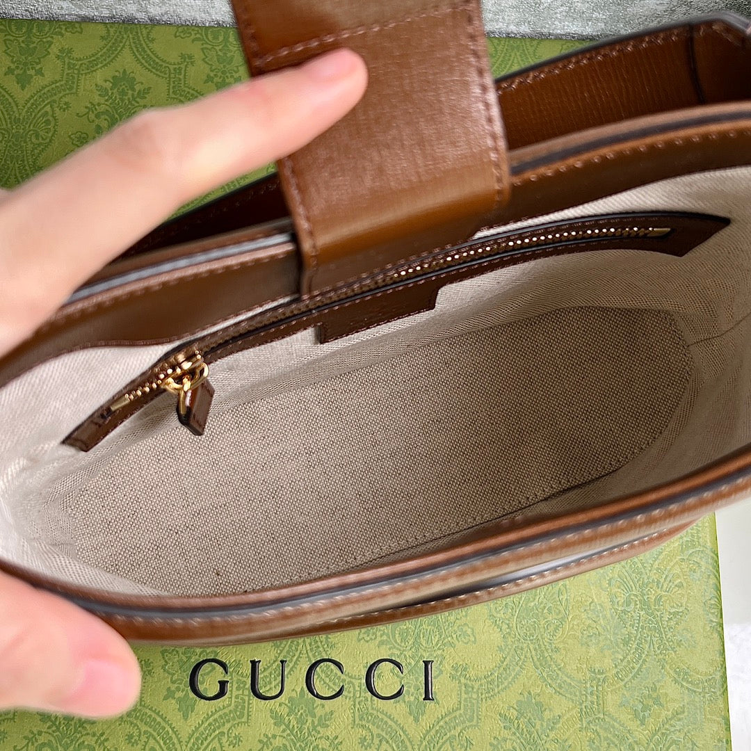 GUCCI GG Retro Bucket Bag