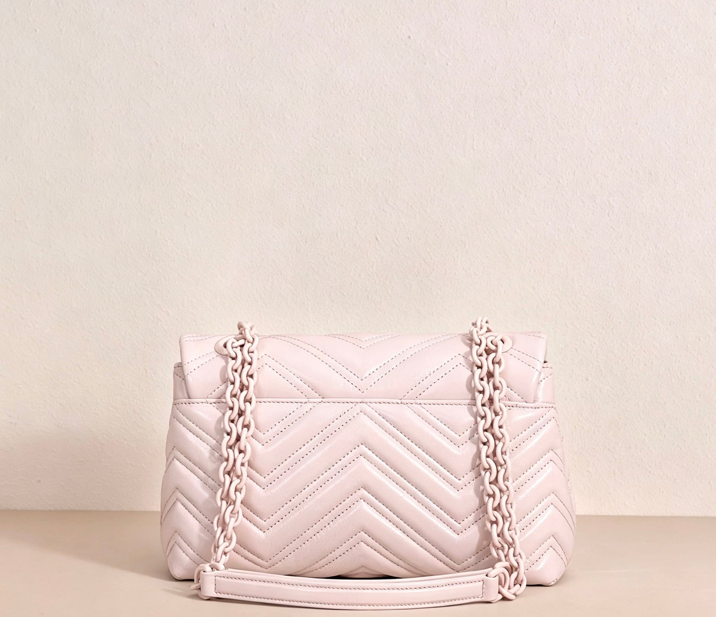 GUCCI GG Marmont Small Shoulder Bag